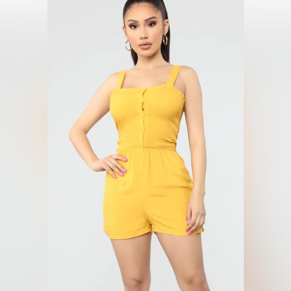 Fashion nova romper💛